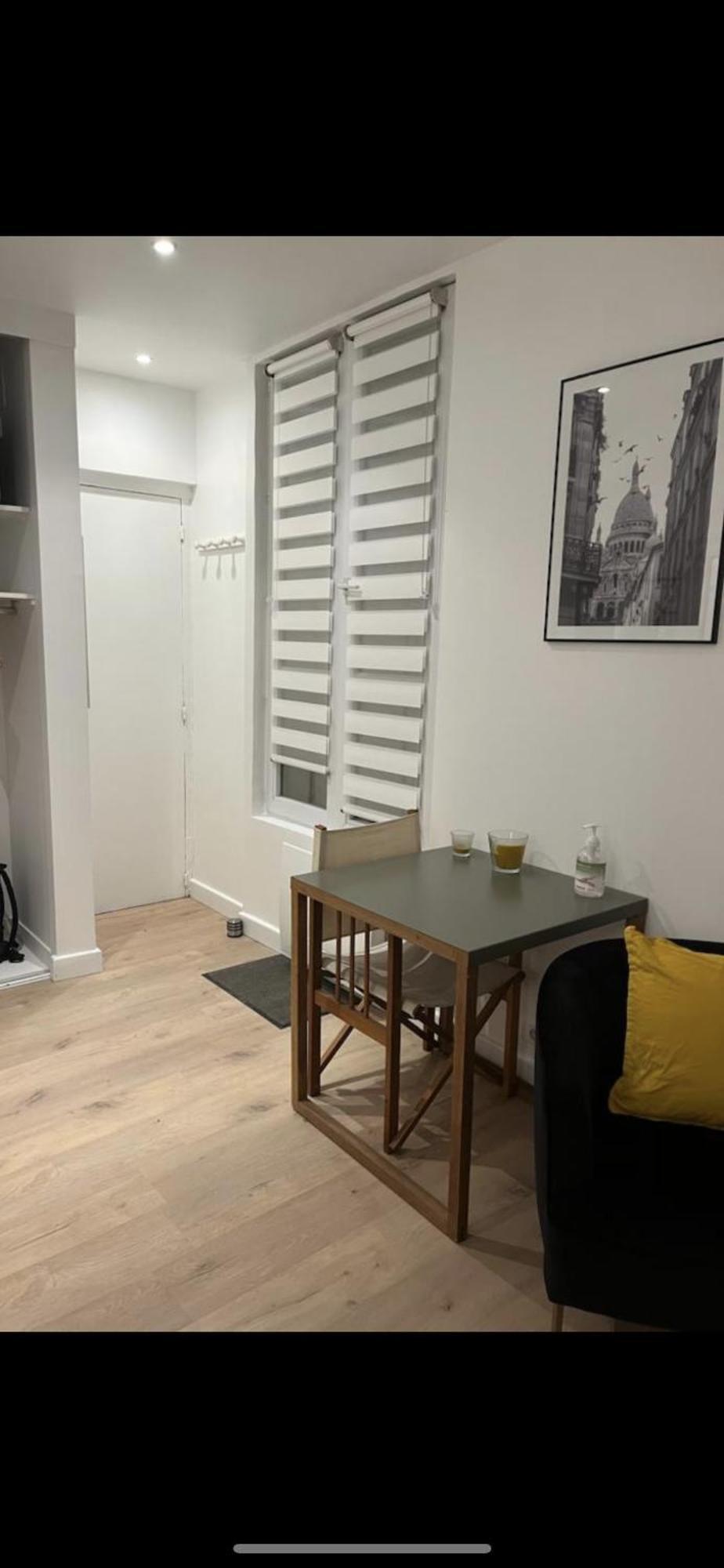 Entier Aux Abbesses - Montmartre - Flat In Montmartre Appartement Paris